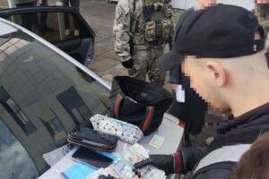 Відоме ім’я «благодійниці», яку викрили у Луцьку на незаконному переправлянні ухилянтів за кордон