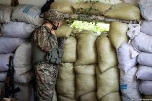 Коли спеку розриває бій: фоторепортаж з передової під Горлівкою 