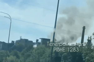 На Рівненщині горить цукровий завод (Відео)