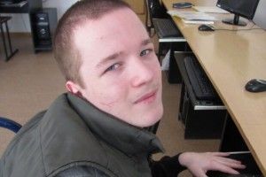 «Хочу заробляти на себе»: зворушлива історія чернівчанина на візку, який здобуває вищу освіту