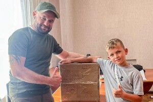Маленький ковельчанин за подаровані гроші на день народження купив смаколиків для захисників
