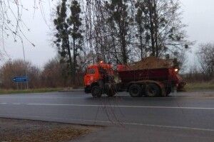 На Волині 60 машин обробляють дороги від ожеледиці