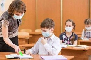 Вакцина для вчителів необов'язкова: за якої умови