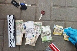 Молода рівнянка попросила пігулку від головного болю і... обікрала пенсіонерку