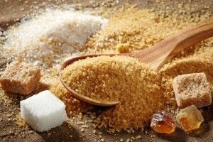 В Україну вже завозять цукор-сирець з тростини