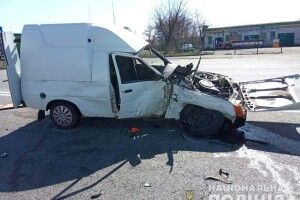 У селі Панталія на Рівненщині «Renault Trafic» протаранив «Таврію» (фото)