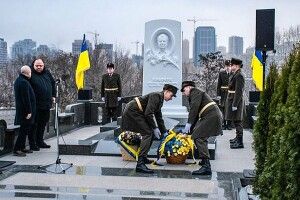 У Києві відкрили меморіал першому Президентові  