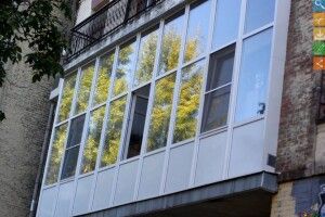 14-річна львів'янка впала з балкона