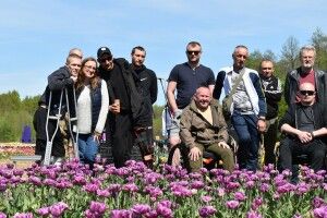 50 військових на тюльпановому полі: «Волинська Голландія» приймала захисників (Фото)