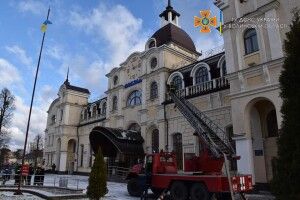 На луцькому вокзалі працювали рятувальники (Фото)