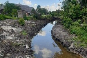 Вперше за десятки років у місті на Волині очистили осушувальну систему