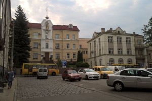 Біля Луцької міськради зібралися пікетувальники