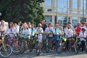 У Луцьку велопробіг у вишиванках перенесли на вересень