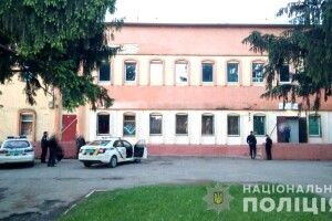 На Рівненщині дядько-рецидивіст вночі заліз у крамницю, за крадіжку з якої раніше вже відмотав строк (Фото)