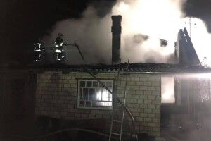 В Устилузі під час пожежі ледь не вибухнув газовий балон