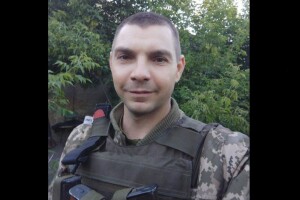 Батьки загиблого воїна встановили майданчик для дітей біля дому, де виріс їхній син-Герой