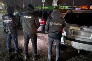 Волинські прикордонники допомогли затримати «благодійників», які торгували автівками для ЗСУ