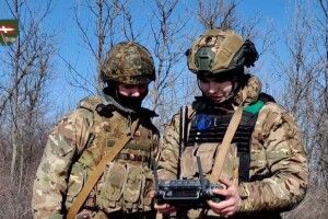 Бійці волинської бригади показали, як ведуть боротьбу з ворожими дронами (Відео)