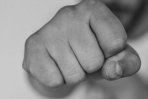 У Вараші чоловік до смерті побив співмешканку