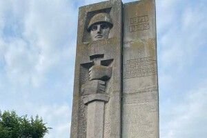 На пам’ятнику у волинському селі досі є напис про «буржуазних націоналістів»