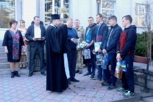Юнаків Іваничівщини урочисто провели на службу до лав Збройних Сил
