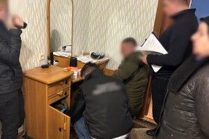 Волинянин з поплічниками ошукали понад 30 людей в інтернеті