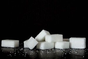 Вчені з’ясували, що цукор шкодить роботі головного мозку