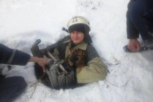 Українські рятувальники врятували двох собак, які впали у річку та колодязь 