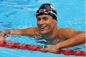 Відомий плавець з Рівного Романчук прямо з басейну закликав усіх захиститись від найбільшої небезпеки (Відео)