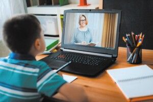 Які школи Волині навчатимуть онлайн українських дітей за кордоном