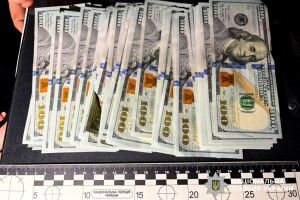 У Рівному шахраї ошукали 87-річного пенсіонера на понад 8 тисяч доларів
