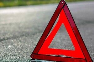 На Горохівщині автівка знесла 5 метрів паркану