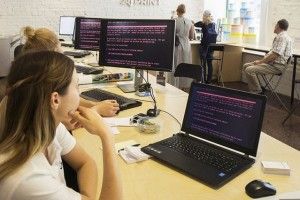 Будьте обережні з комп’ютерами: Росія готує масштабну кібератаку проти України
