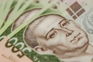 Гривня дещо ослабла