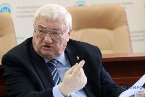 Тільки сценаристи театру блазнів могли спромогтися на таке