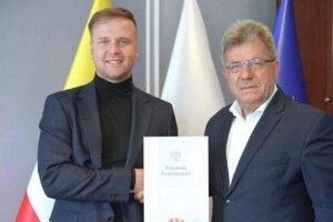 У Польщі гучно звільнили чиновника через конфлікт з українським таксистом