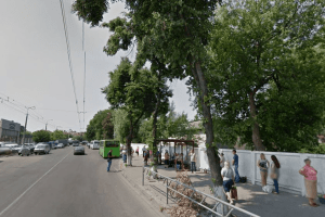 У Луцьку ліквідують зупинки громадського транспорту «Центральний ринок»