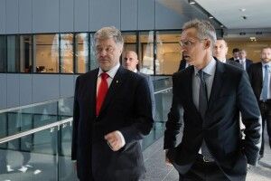 «Багато запитував про вступ України до НАТО»: Столтенберг пригадав свою першу зустріч з Порошенком