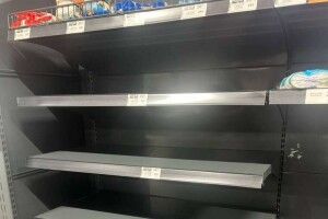 Міністр закликав не скуповувати продукти: загрози голоду немає
