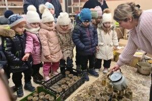 У Липинах волонтерять із дитсадка (Фото, відео)