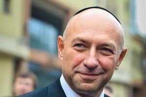 Колишній співвласник «Приватбанку» виїхав з країни по недійсному паспорту