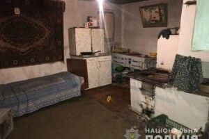 «Кохана вдарила ножем»: закривавлений чоловік прийшов до сусідів та попросив викликати «швидку»…