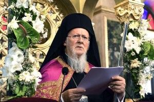 Вселенського патріарха Варфоломія госпіталізували перед початком літургії