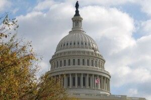 Суттєвий фінансовий пакет допомоги Україні від США: в Сенаті назвали дату остаточного голосування