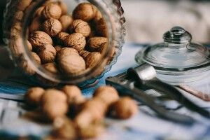 Як краще зберігати горіхи