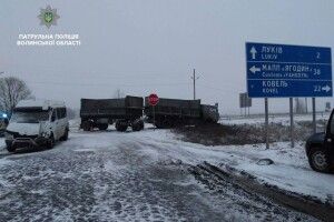 На Волині через негоду сталася аварія з потерпілими
