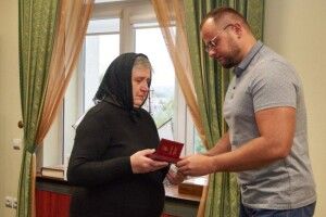 У Луцьку матерям загиблих Героїв вручили нагороди (Фото)