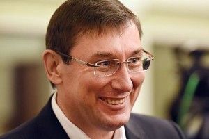 Луценко пропонує, аби Порошенко із Зеленським дебатили один одного у бібліотеці