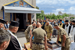 У Поромівській громаді провели в останню путь військовослужбовця Петра Висоцького (Відео)