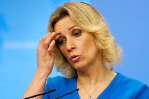 Представниця МЗС росії Захарова показала... еротичний ролик з полуницею (Відео)